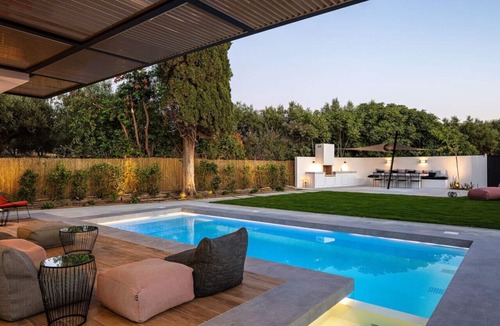 Pigi Villa | 2 Luxury Villas w Nearby Beach!