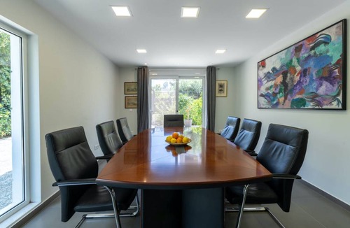 Glyfada Apartment | 200 m² Apartment ∙ 3 bedrooms ∙ 6 guests