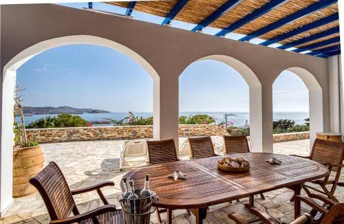 Finikas House | 200 m² House ∙ 5 bedrooms ∙ 14 guests