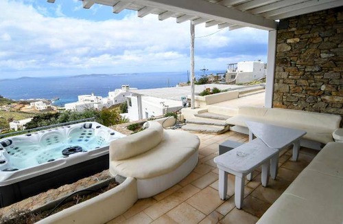Faros Armenistis Resort | 200 m² Resort ∙ 4 bedrooms ∙ 11 guests