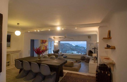 Faros Armenistis Resort | 200 m² Resort ∙ 4 bedrooms ∙ 11 guests