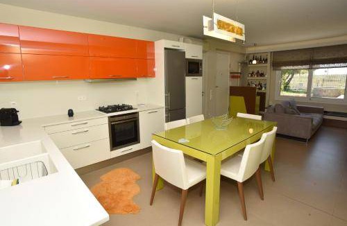 Nea Kios Resort | 200 m² Resort ∙ 4 bedrooms ∙ 14 guests