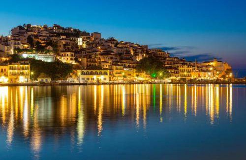 Skopelos Villa | 200 m² Villa ∙ 1 bedroom ∙ 7 guests
