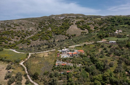 Lampini Villa | 200 m² Villa ∙ 4 bedrooms ∙ 10 guests