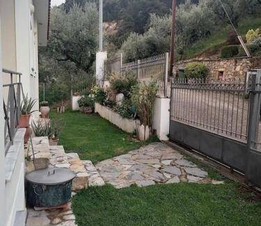 Paralia Porovitsis House | 210 m² House ∙ 1 bedroom ∙ 6 guests