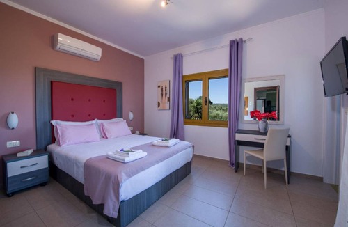 Kolymbari House | 225 m² House ∙ 4 bedrooms ∙ 8 guests