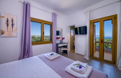 Kolymbari House | 225 m² House ∙ 4 bedrooms ∙ 8 guests