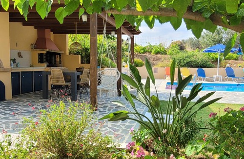 Somatas House | 230 m² House ∙ 4 bedrooms ∙ 8 guests