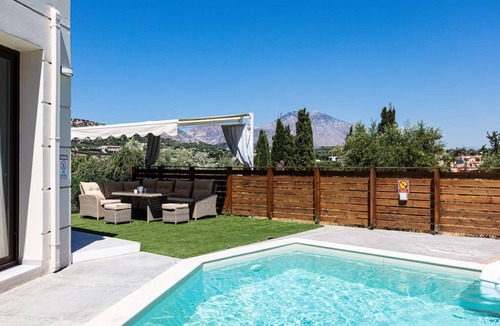 Perama Villa | 235 m² Villa ∙ 5 bedrooms ∙ 12 guests