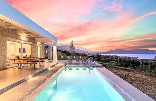 Filaki House | 240 m² House ∙ 8 bedrooms ∙ 24 guests