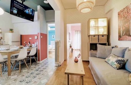 Mousio Apartment | 25 Guests: 3 Apts, Near Metro!