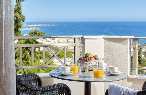 Koutouloufari Hotel | 250 m² Hotel ∙ 4 bedrooms ∙ 8 guests