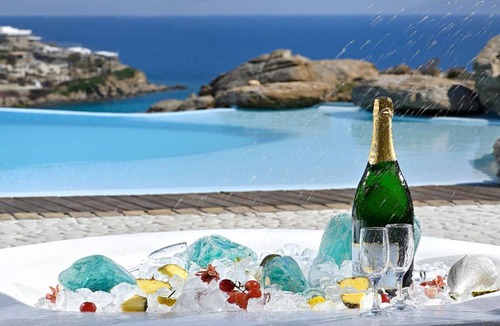 Platis Gialos House | 250 m² House ∙ 6 bedrooms ∙ 12 guests