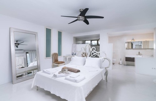 Kalamaki Villa | 250 m² Villa ∙ 4 bedrooms ∙ 8 guests