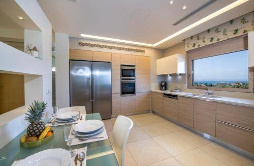 Gouves Villa | 253 m² Villa ∙ 6 bedrooms ∙ 12 guests