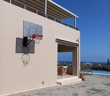 Gouves Villa | 253 m² Villa ∙ 6 bedrooms ∙ 12 guests