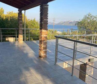 Loutsa Villa | 260 m² Villa ∙ 3 bedrooms ∙ 7 guests
