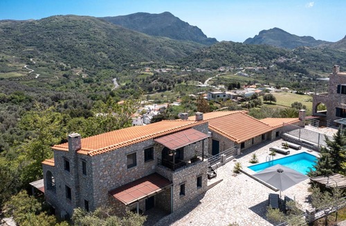 Lampini Villa | 260 m² Villa ∙ 5 bedrooms ∙ 12 guests