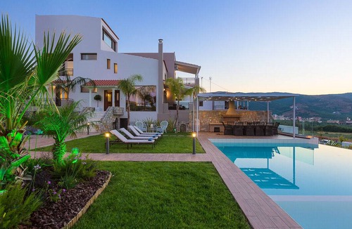 Kissamos Villa | 280 m² Villa ∙ 5 bedrooms ∙ 11 guests