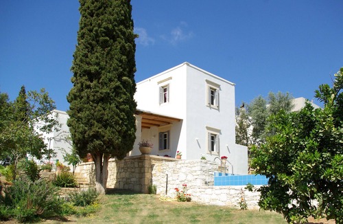 Vori Villa | 3 bedroom Villa with pool, veranda and private garden