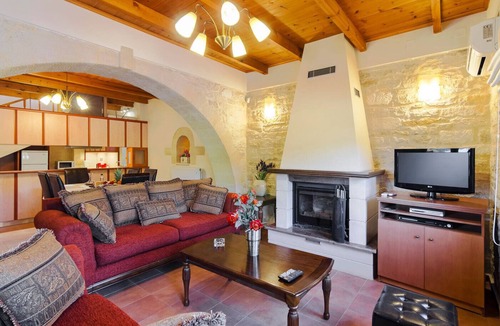 Apokoronas Villa | 3' to Sandy Beach/Huge Private Pool/6-Bedroom Family Villa