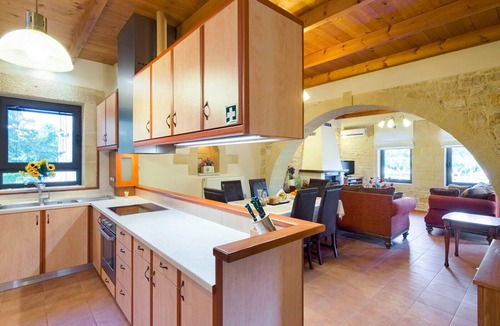 Apokoronas Villa | 3' to Sandy Beach/Huge Private Pool/6-Bedroom Family Villa