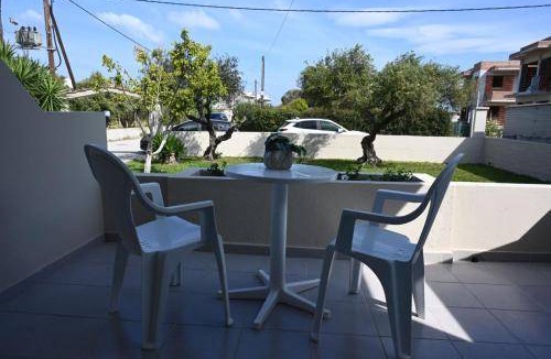Petaloudes Apartment | 30 m² Serviced apartment ∙ 2 guests