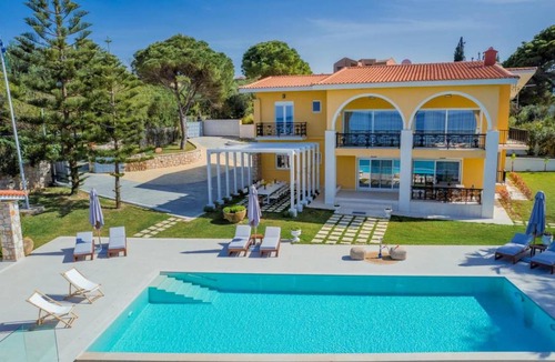 Neromilos Villa | 300 m² Villa ∙ 1 bedroom ∙ 11 guests