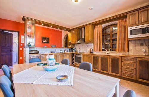 Koiliomenos Villa | 300 m² Villa ∙ 4 bedrooms ∙ 12 guests