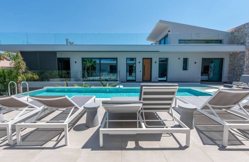 Kounoupitsa Villa | 300 m² Villa ∙ 6 bedrooms ∙ 14 guests