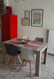 Katerini Apartment | 38th Street Apartment