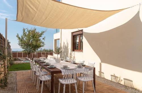 Loutra House | 400 m² House ∙ 6 bedrooms ∙ 13 guests