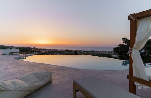 Xiro Chorio House | 400 m² House ∙ 8 bedrooms ∙ 18 guests