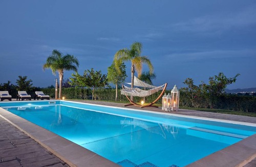 Romirion Villa | 400 m² Villa ∙ 4 bedrooms ∙ 12 guests