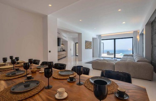 Ftelia Villa | 400 m² Villa ∙ 6 bedrooms ∙ 13 guests