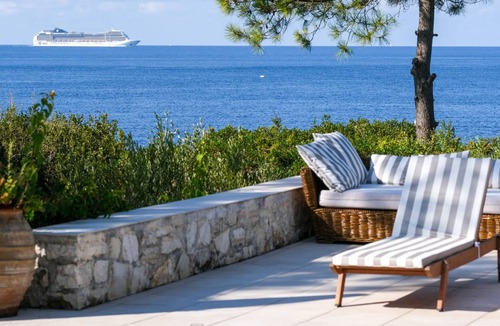 Sivota Villa | 400 m² Villa ∙ 7 bedrooms ∙ 14 guests