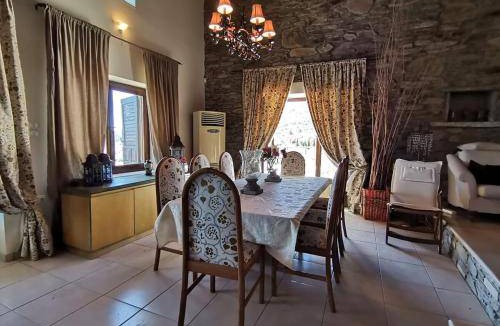 Salamis Villa | 416 m² Villa ∙ 6 bedrooms ∙ 17 guests