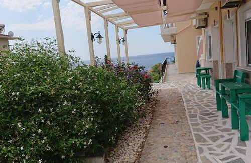 Plomari Apartment | 45 m² Apartment ∙ 2 bedrooms ∙ 4 guests