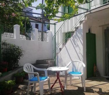 Trikeri Apartment | 45 m² Apartment ∙ 2 bedrooms ∙ 3 guests