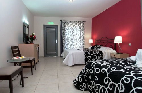 Steni Vala Hotel | 4epoches triple room