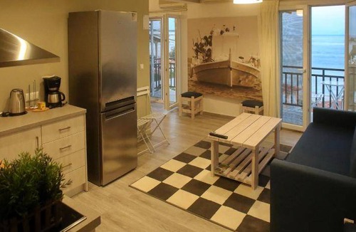 Plomari Apartment | 50 m² Serviced apartment ∙ 4 guests