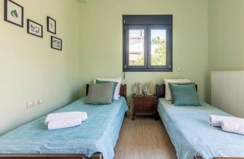 Gournai House | 50 steps from the sea.