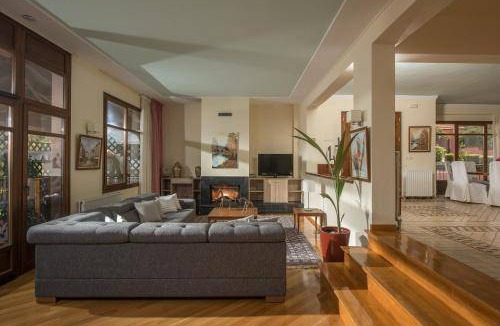 Old Hersonissos Villa | 500 m² Villa ∙ 5 bedrooms ∙ 12 guests