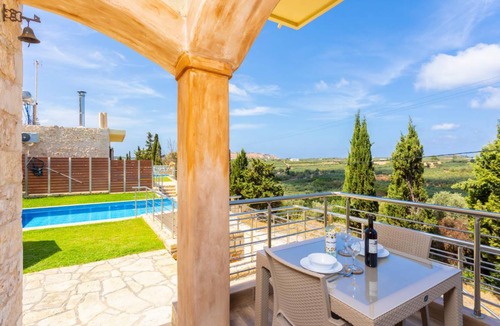 Roumeli Villa | 55 m² Villa ∙ 1 bedroom ∙ 4 guests