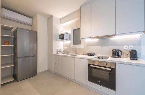 Vouliagmeni Apartment | 57 m² Apartment ∙ 2 bedrooms ∙ 3 guests