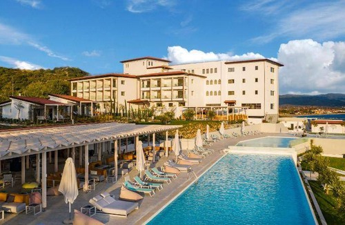 Ierissos Hotel | 57 m² Hotel ∙ 127 guests