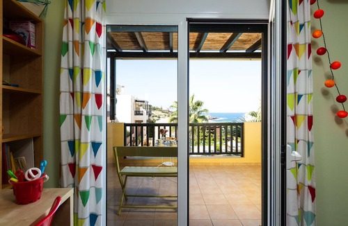 Panormos Apartment | 5m walk to sandy beach, restaurants & shops!