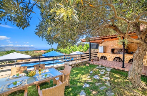 Filaki Villa | 6 bedroom villa in kournas