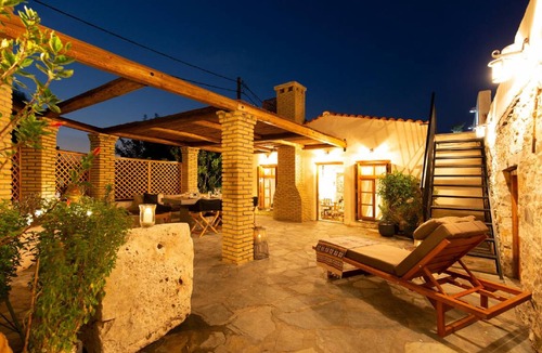 Agios Konstantinos Villa | 60 m² Villa ∙ 9 guests