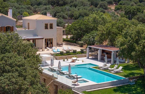 Atsipópoulon Villa | 600 m² Villa ∙ 7 bedrooms ∙ 16 guests